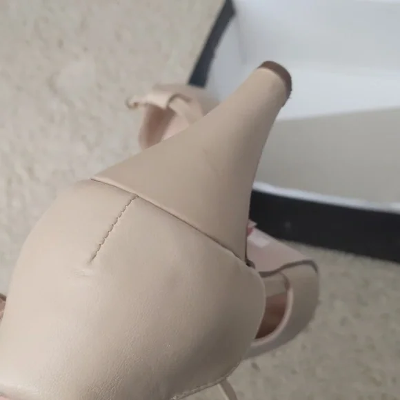 T-Strap nude shoes - Picture 4 of 6